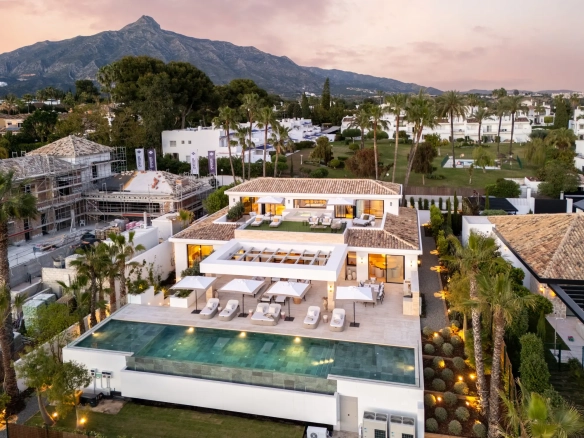 Villa Azteca Marbella Prestige